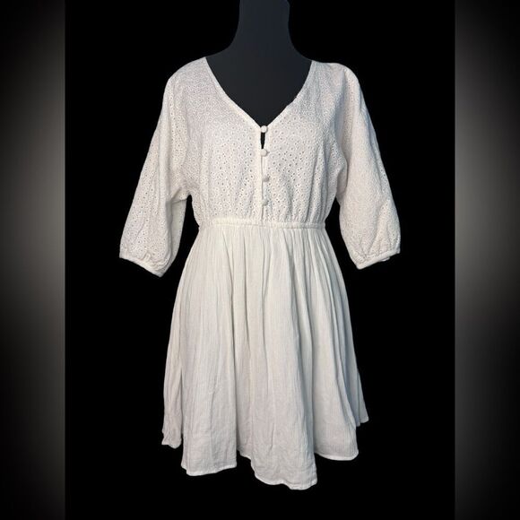 Chelsea & Violet Eyelet Babydoll Dress Off White (Large) - Picture 2 of 6